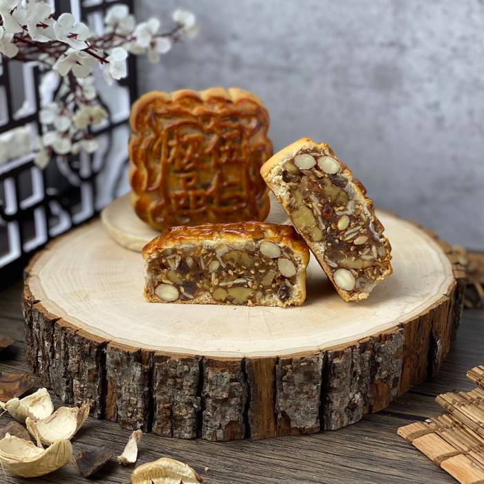 Traditional Baked Mixed Nut Mooncake